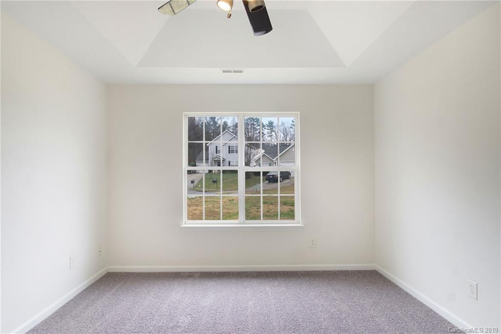 3306 Nevin Brook Road Charlotte, NC 28269 - Photo 12 of 16 Gallery Image 12