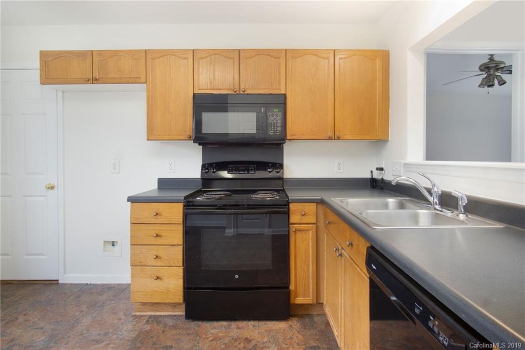 3306 Nevin Brook Road Charlotte, NC 28269 - Photo 7 of 16 Gallery Image 7