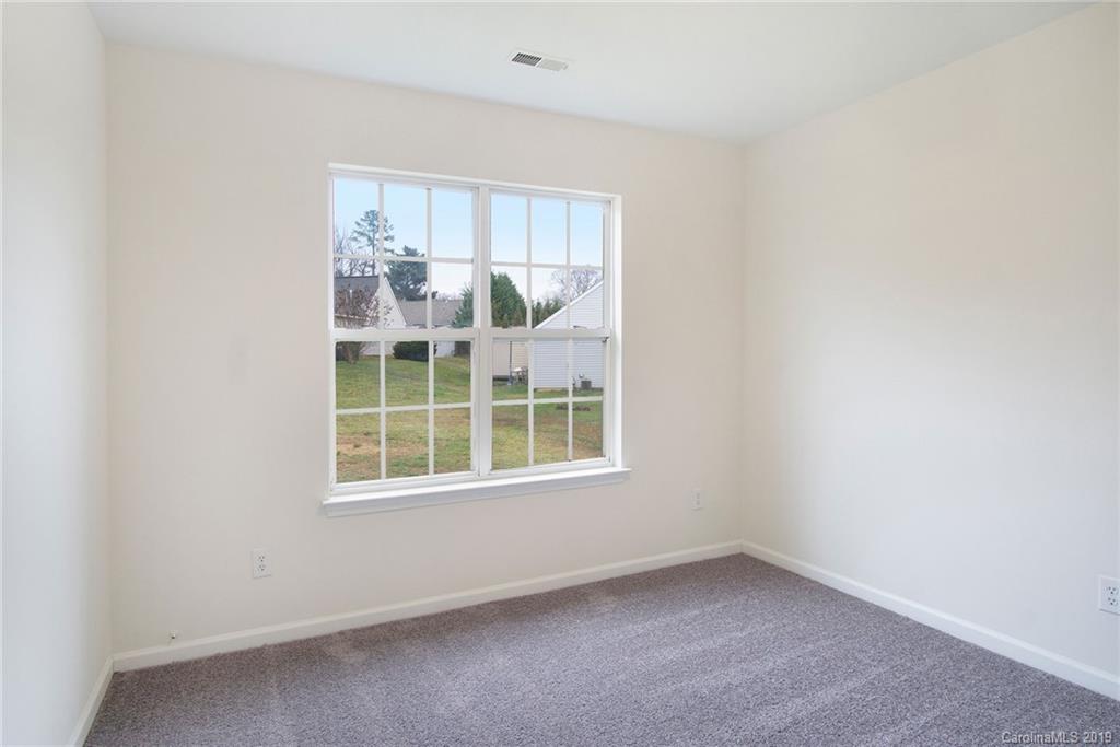 3306 Nevin Brook Road Charlotte, NC 28269 - Photo 10 of 16 Gallery Image 10