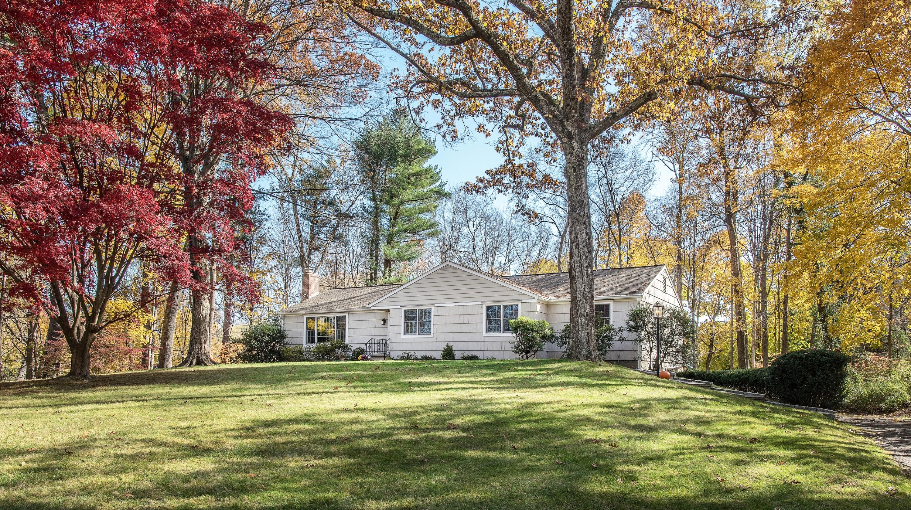 32 Putnam Road New Canaan, CT 06840 - Photo 1 of 25 Welcome to 32 Putnam