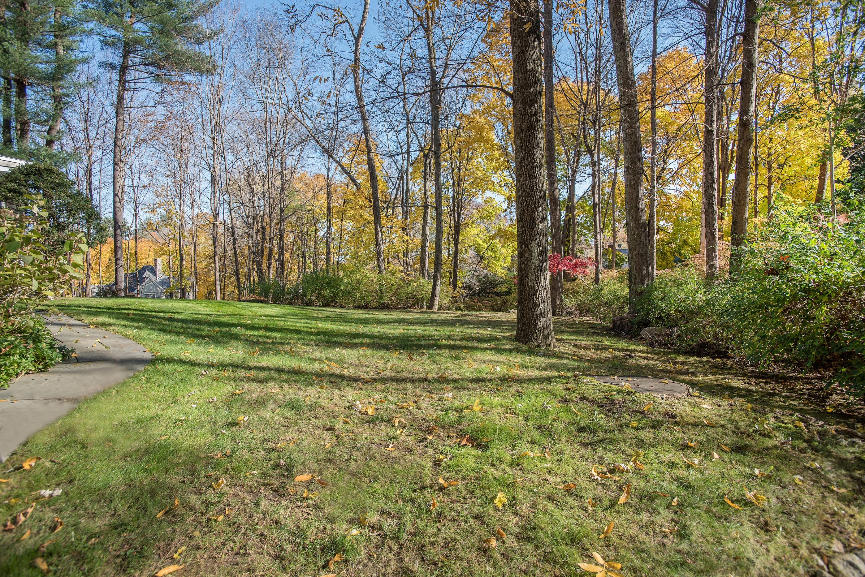 32 Putnam Road New Canaan, CT 06840 - Photo 22 of 25 Lovely back yard