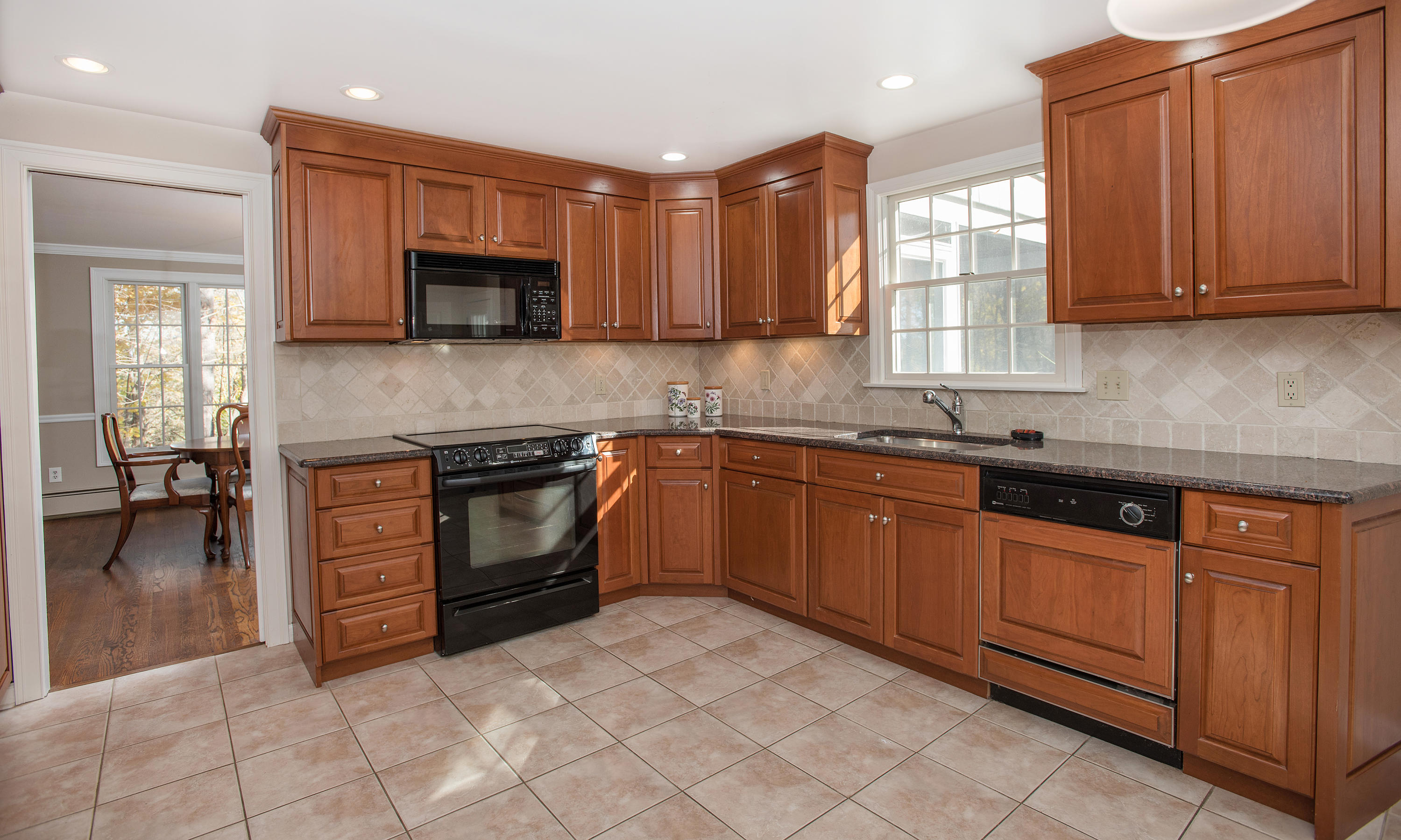 32 Putnam Road New Canaan, CT 06840 - Photo 9 of 25 Kitchen with granite countertops