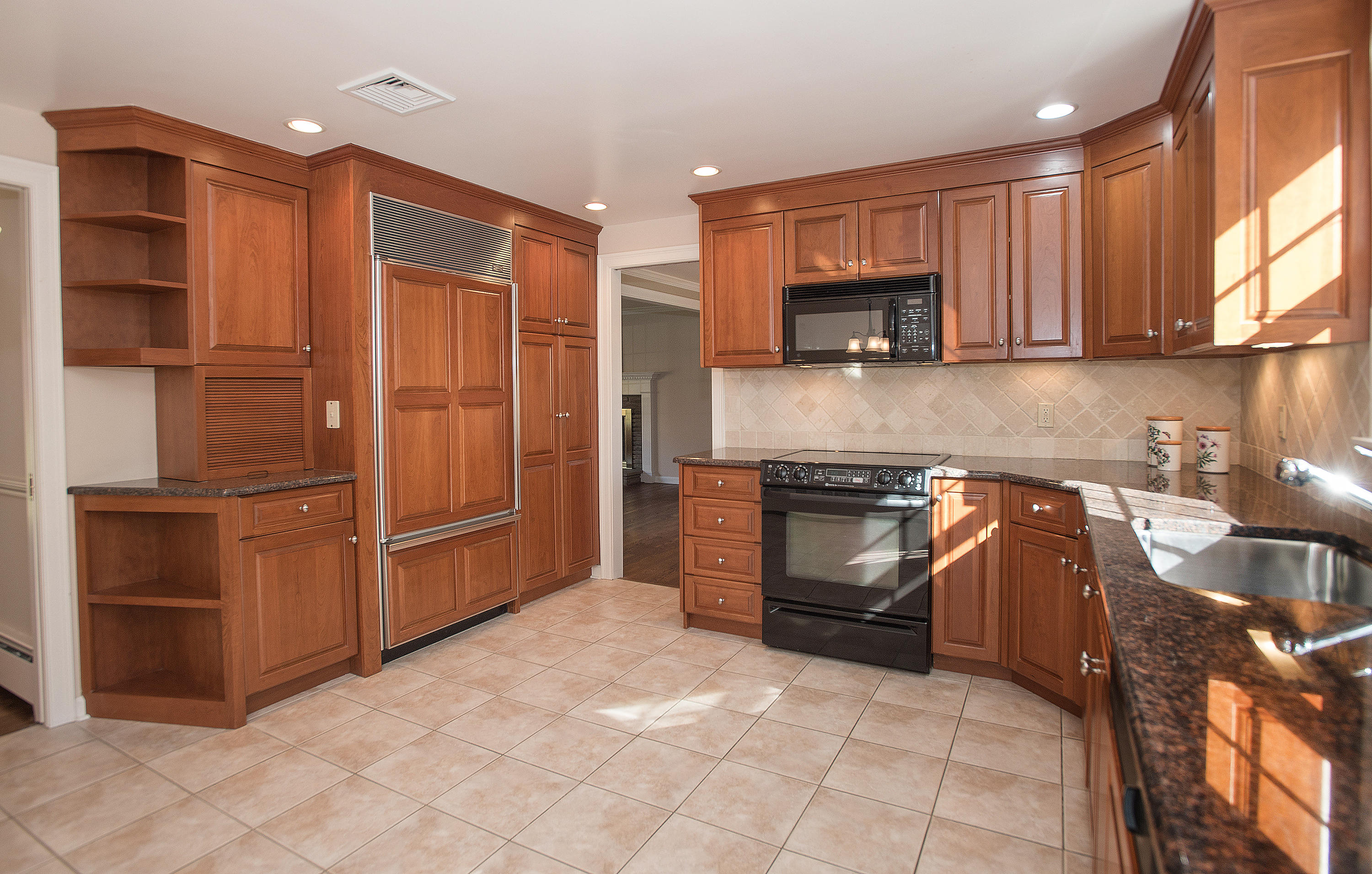 32 Putnam Road New Canaan, CT 06840 - Photo 10 of 25 32Putnam-17