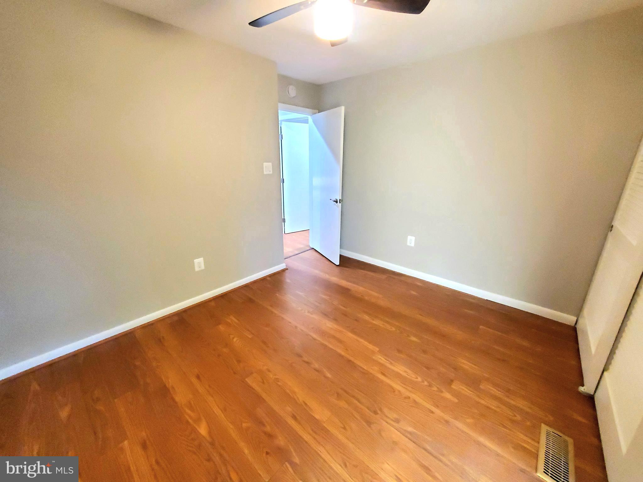 11632 Newbridge Court Reston, VA 20191 - Photo 30 of 39 3rd Bedroom!