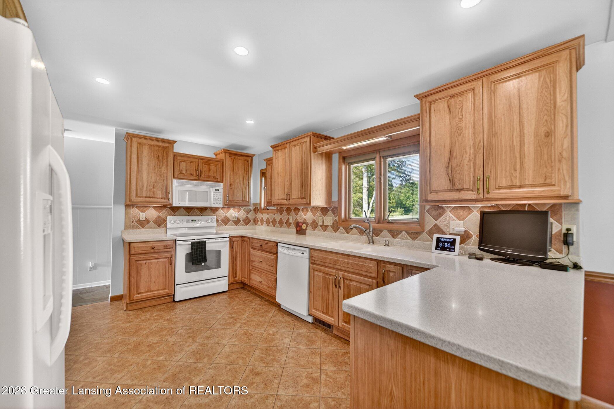 11165 Nixon Road Grand Ledge, MI 48837 - Photo 15 of 43 11165-Nixon-Rd-Windowstill-Photography 1