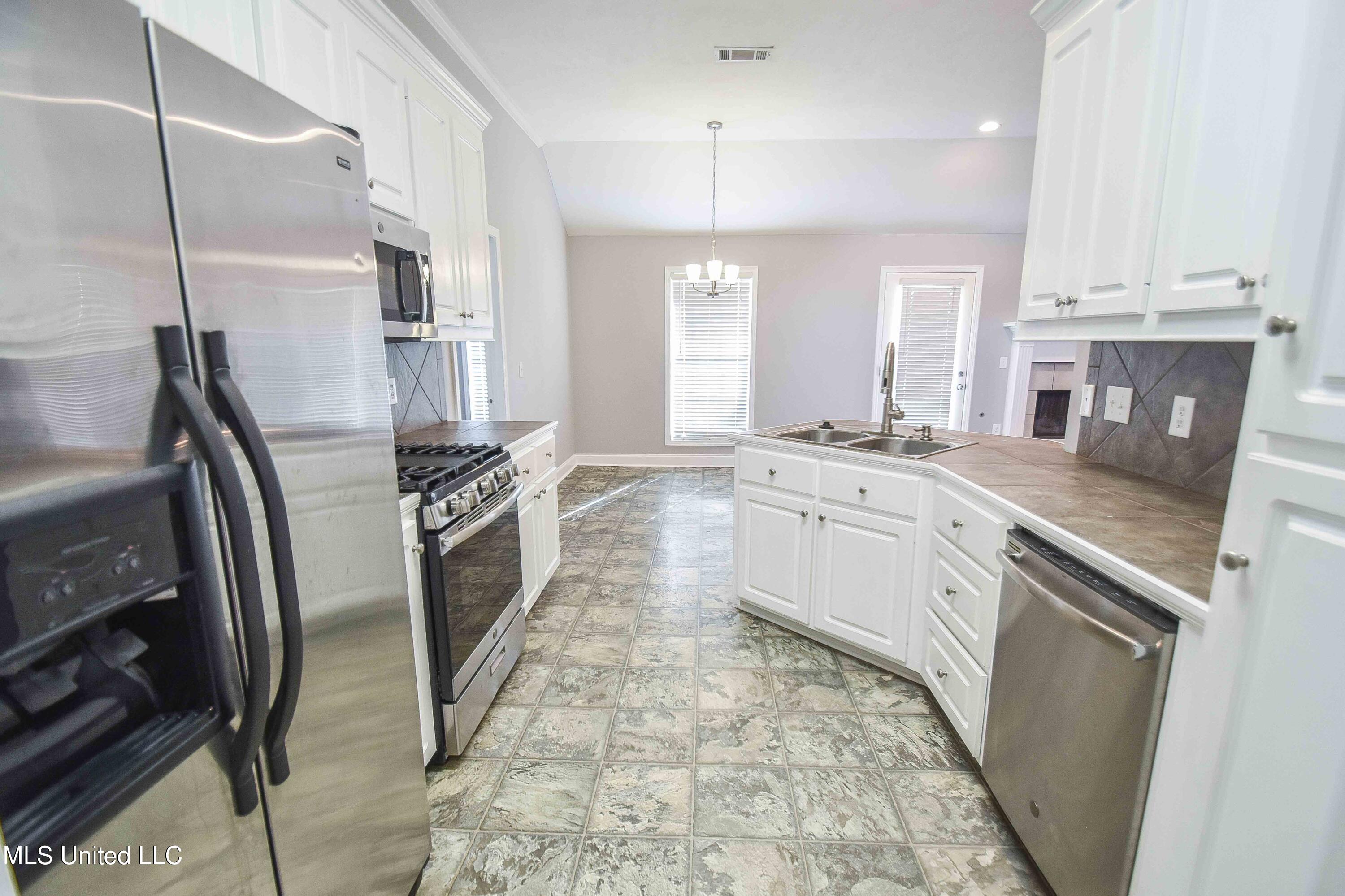 112 Ash Ridge Place Pearl, MS 39208 - Photo 19 of 32 image-19