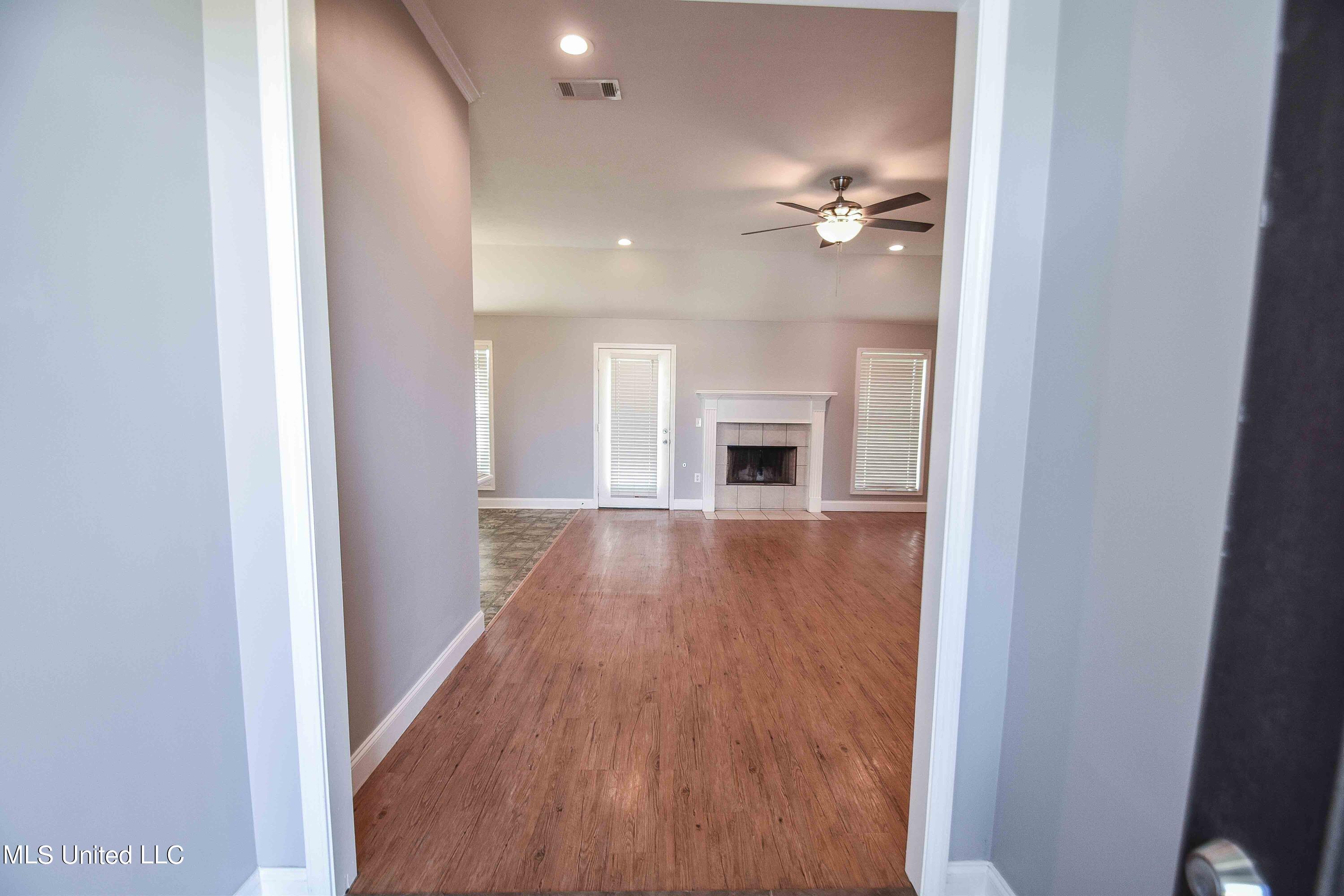 112 Ash Ridge Place Pearl, MS 39208 - Photo 4 of 32 image-4