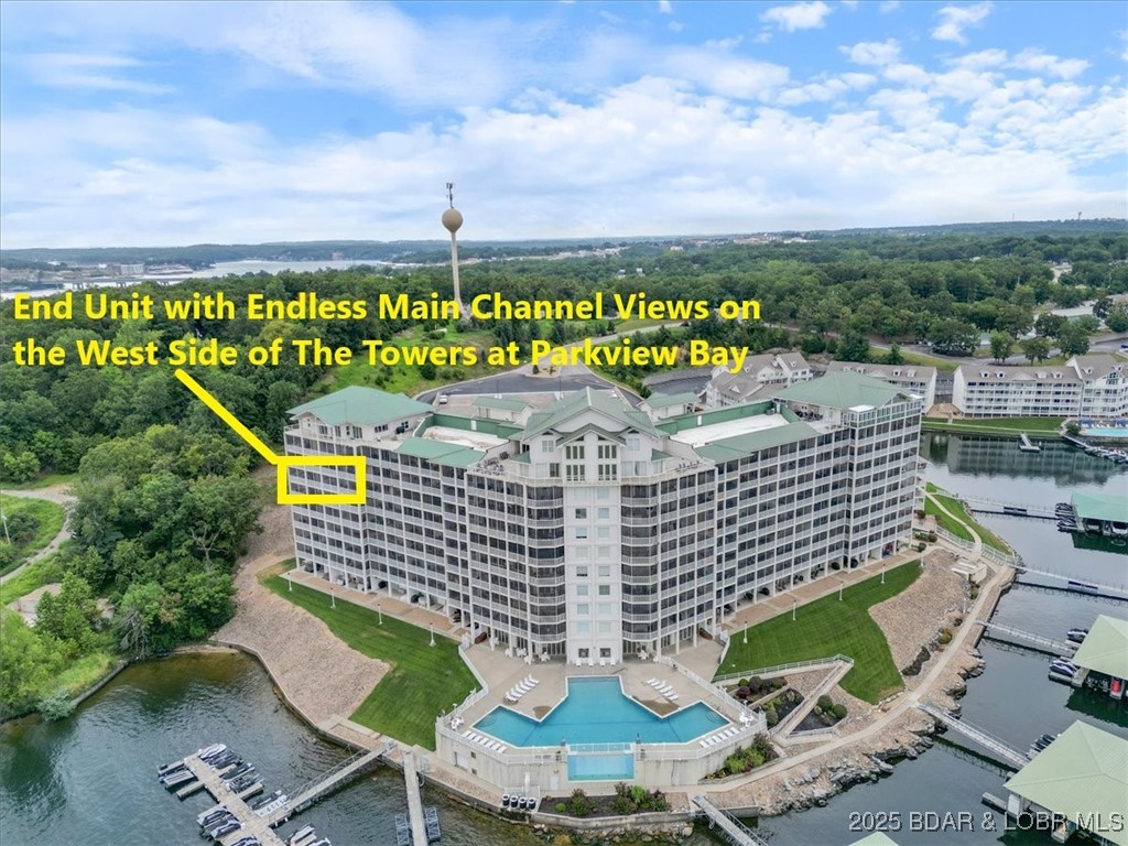 End Unit 3 Bedroom, 2 Bathroom, 1,495 Square Feet