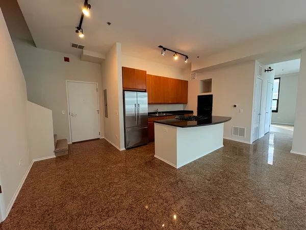 $594,900 | 130 South Canal Street, Unit 9M, Chicago, IL 60606