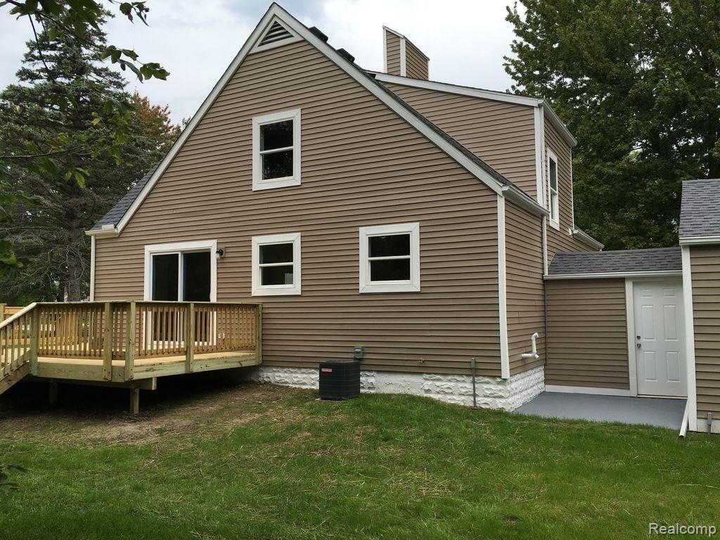 4358 North Belsay Road Flint, MI 48506 - Photo 7 of 32 front 6.jpg