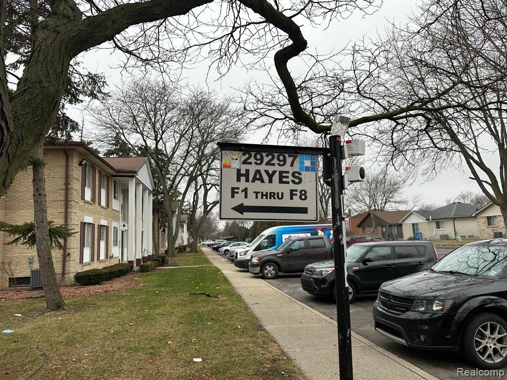 29297 Hayes Road, Unit F8 Warren, MI 48088 - Photo 3 of 18