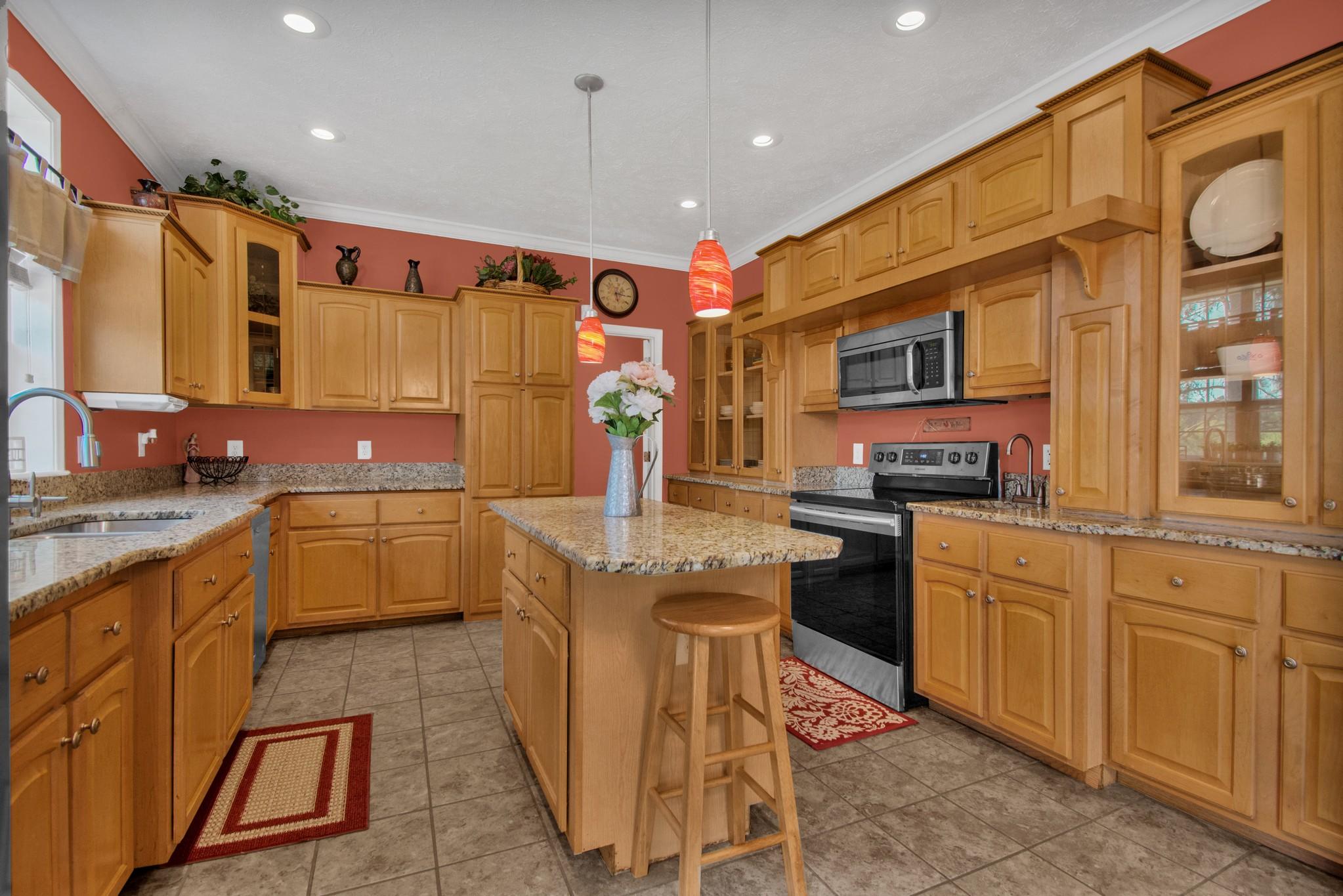 204 North Cromwell Road Savannah, GA 31410 - Photo 14 of 40 4609 Lobelia Rd (12 of 42)