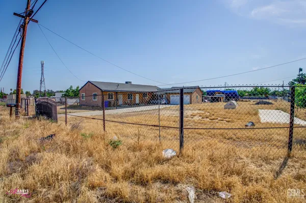 $1,599,000 | Undisclosed Address, Bakersfield, CA 93307