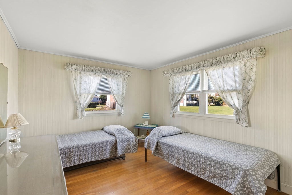 188 Menauhant Road Falmouth, MA 02536 - Photo 18 of 32