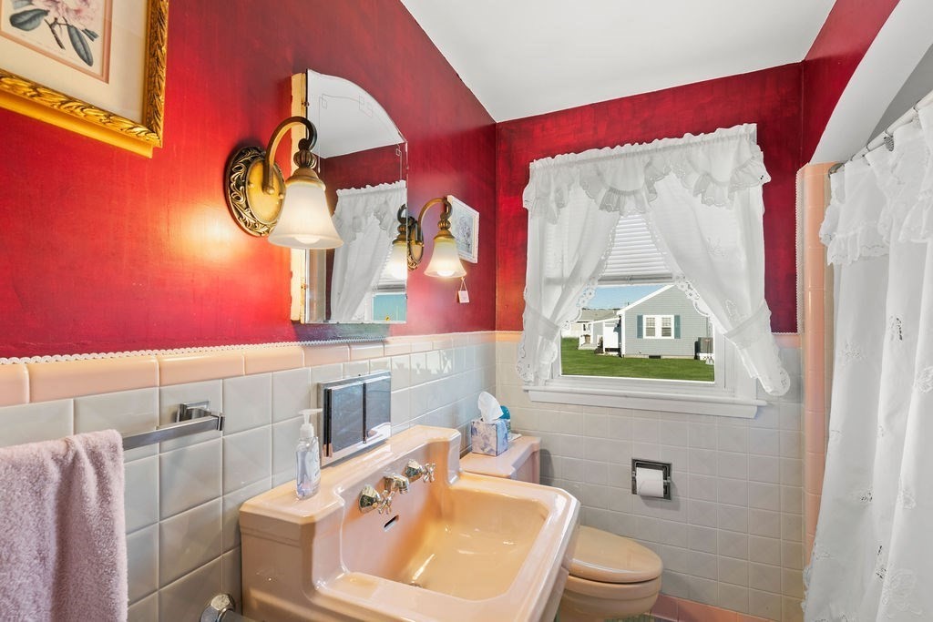 188 Menauhant Road Falmouth, MA 02536 - Photo 19 of 32