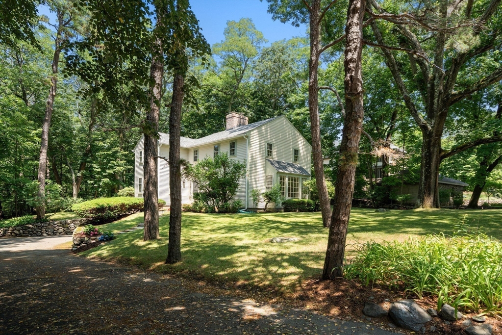 41 Locust Avenue Lexington, MA 02421 - Photo 3 of 34