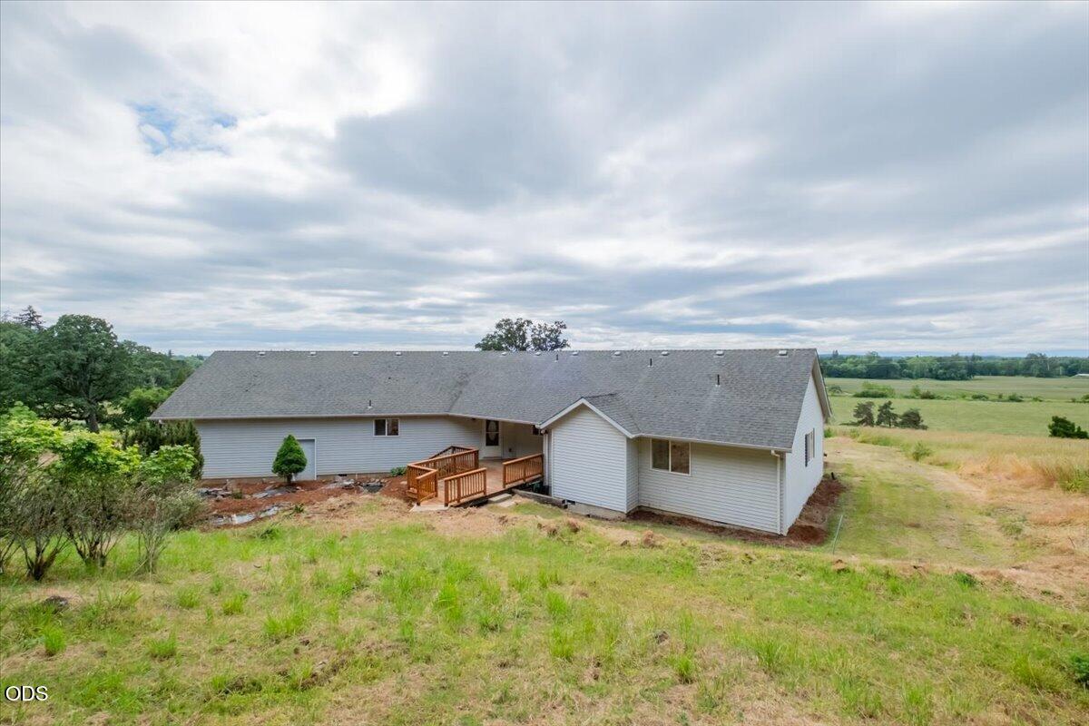 38289 South Ruby Loop Scio, OR 97374 - Photo 13 of 52