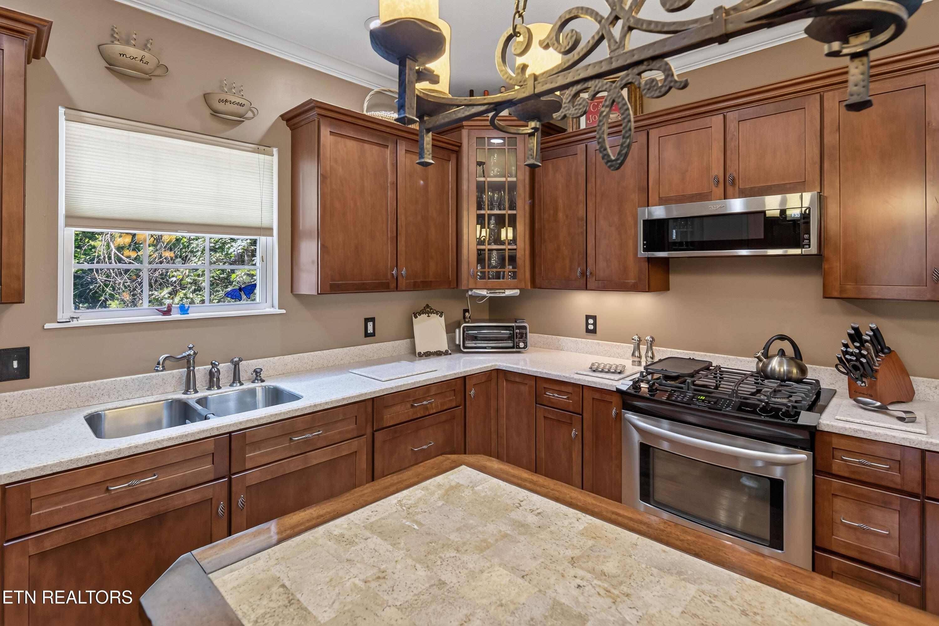8821 Nubbin Ridge Road Knoxville, TN 37923 - Photo 9 of 59 L40A9656