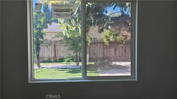 $2,650 | 17615 Victory Boulevard, Lake Balboa, CA 91406