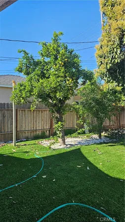 $2,650 | 17615 Victory Boulevard, Lake Balboa, CA 91406