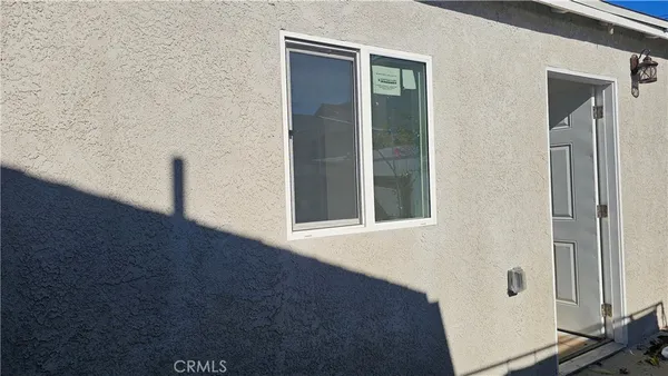 $2,650 | 17615 Victory Boulevard, Lake Balboa, CA 91406