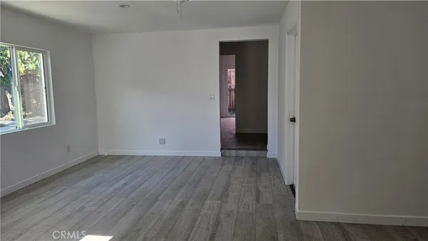 $2,650 | 17615 Victory Boulevard, Lake Balboa, CA 91406
