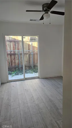 $2,650 | 17615 Victory Boulevard, Lake Balboa, CA 91406