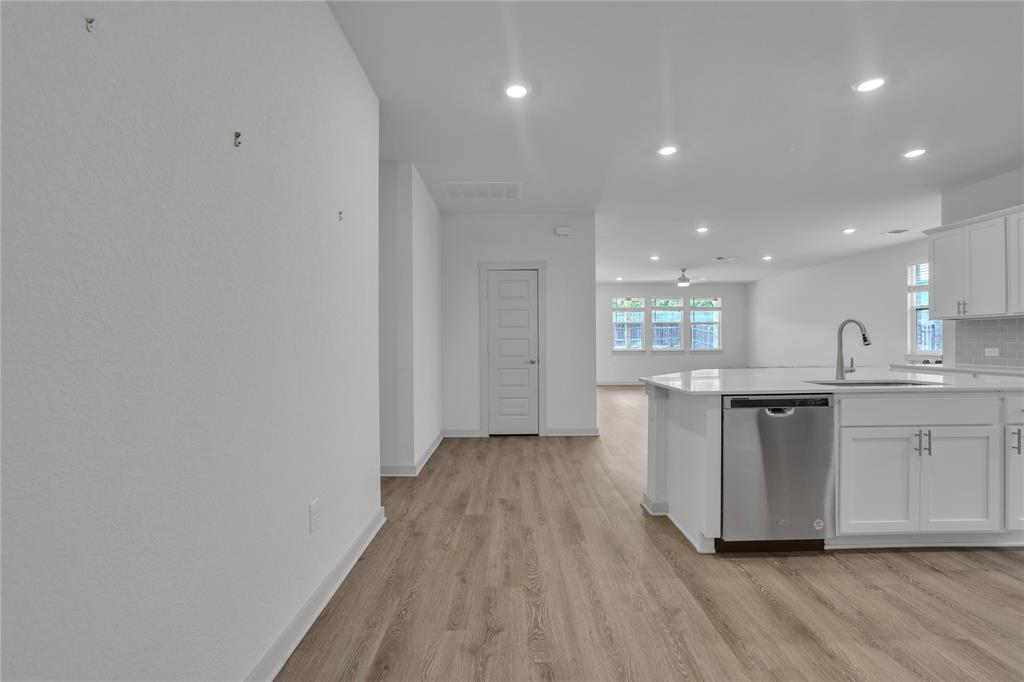 10633 Defender Trail Austin, TX 78754 - Photo 2 of 33
