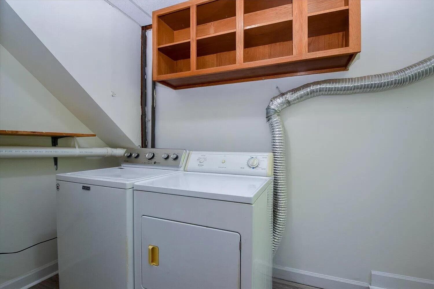 4502 Keefer Road Roanoke, VA 24018 - Photo 13 of 19 a utility room with dryer and washer