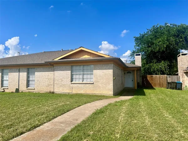 $1,695 | 4325 Segura Court South, Fort Worth, TX 76132