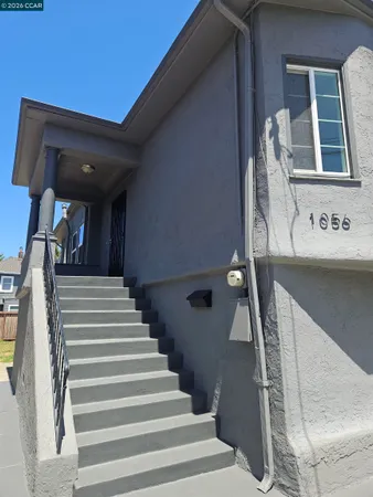 $900,000 | 1056 55th Street, Oakland, CA 94608