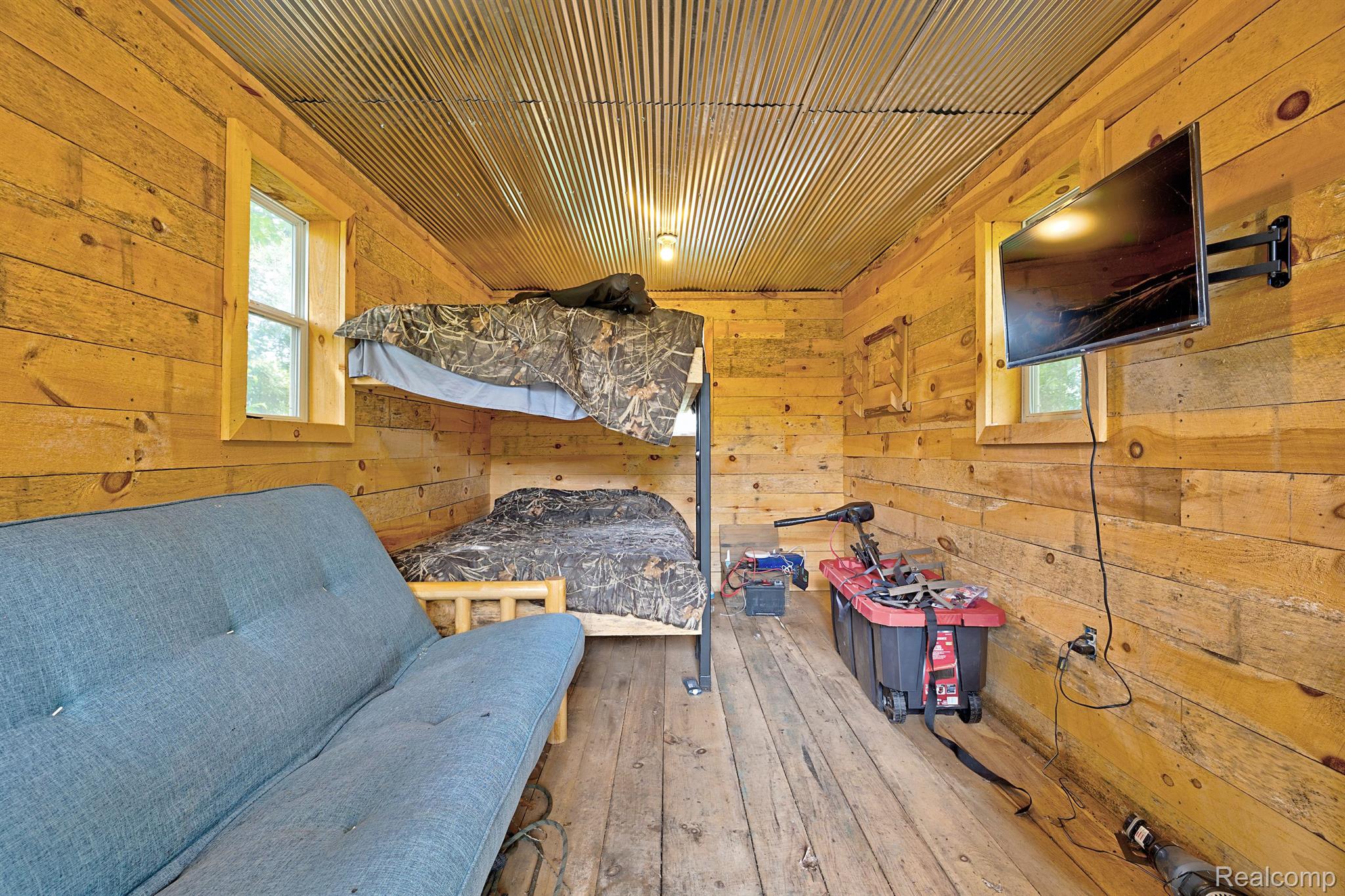 8910 Petz Road Imlay City, MI 48444 - Photo 36 of 62 Interior Hunting /Fishing Shack