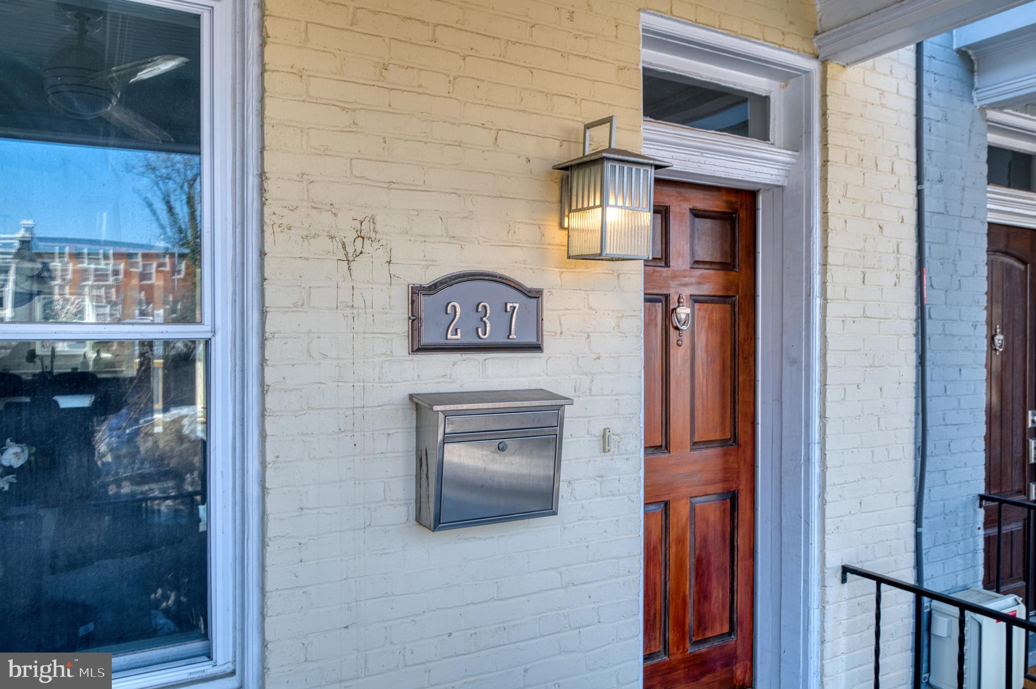 237 16th Street Southeast Washington, DC 20003 - Photo 2 of 47 Welcome!