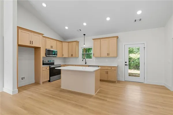 $289,900 | 193 Tabitha Page Lane, Toccoa, GA 30577