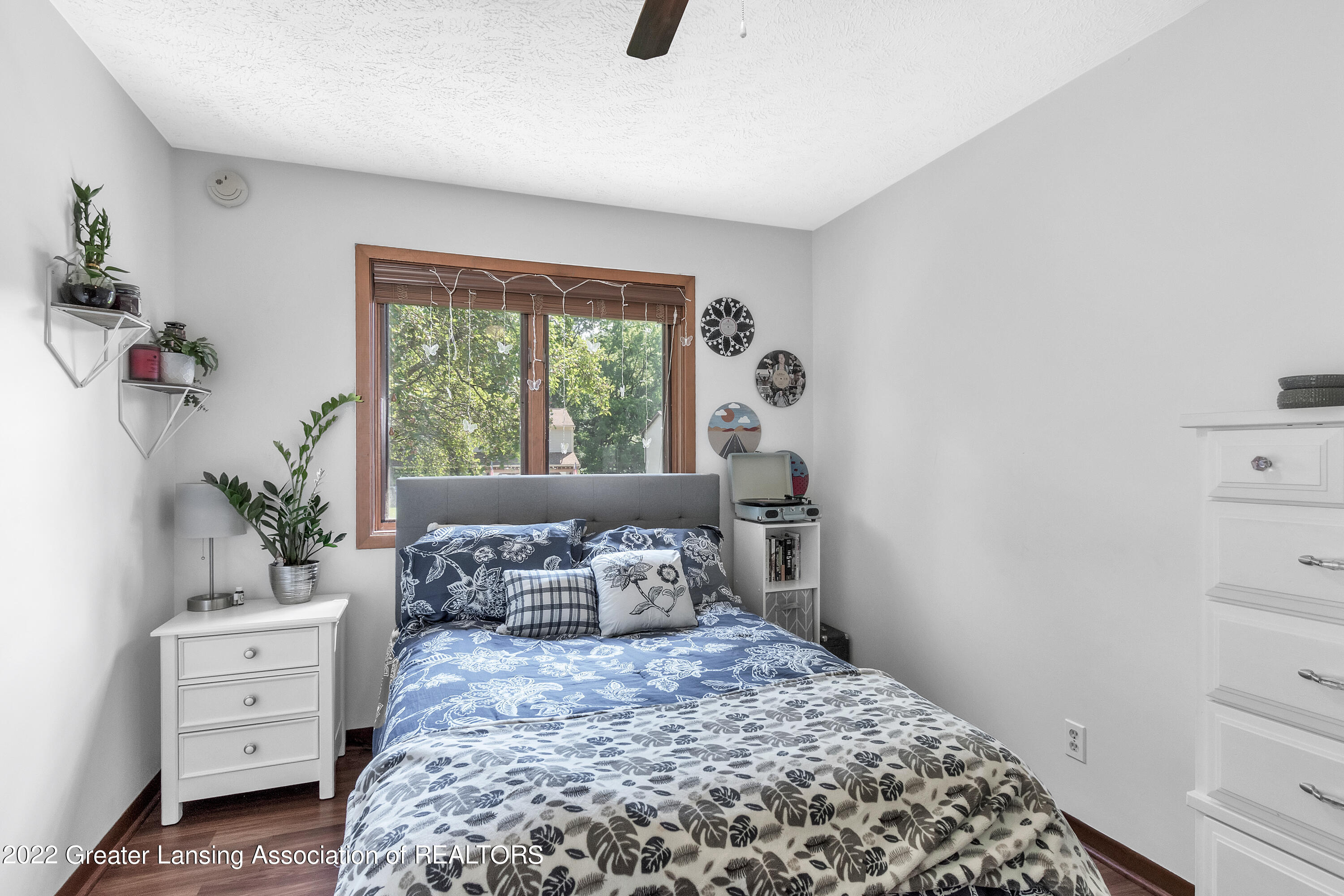 230 Williamsburg Road Lansing, MI 48917 - Photo 20 of 37 23-230-Williamsburg-Road-WindowStill-Rea