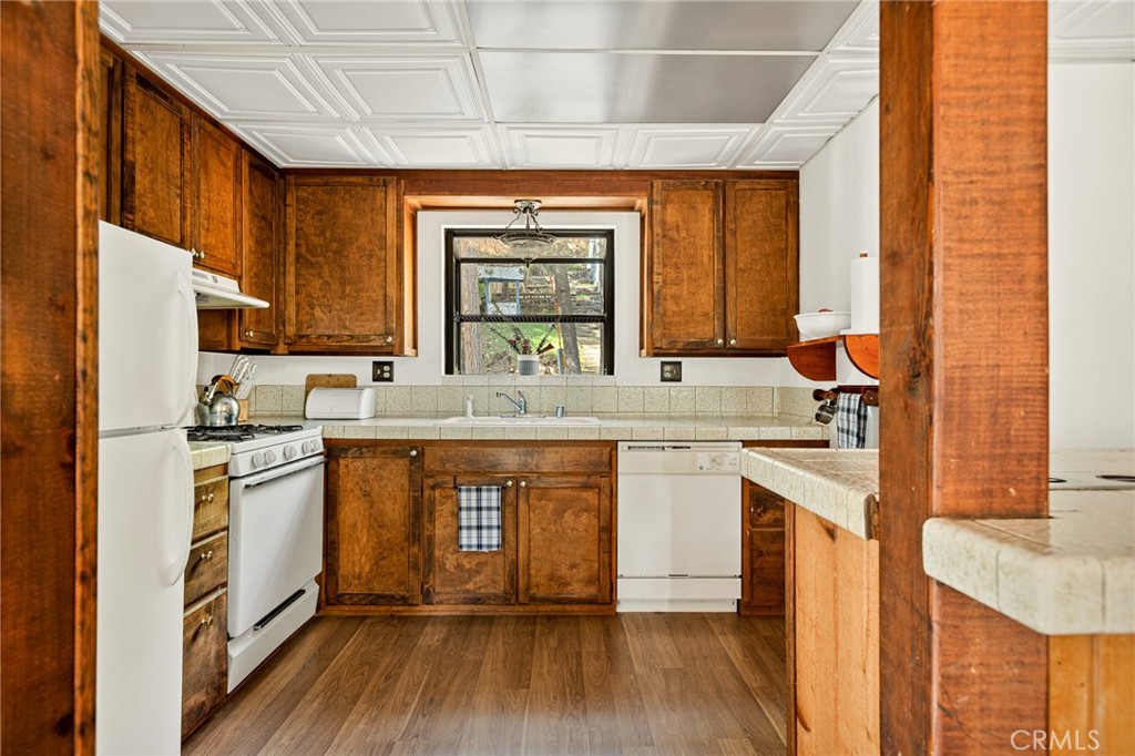 855 Deer Trail Crestline, CA 92325 - Photo 11 of 35