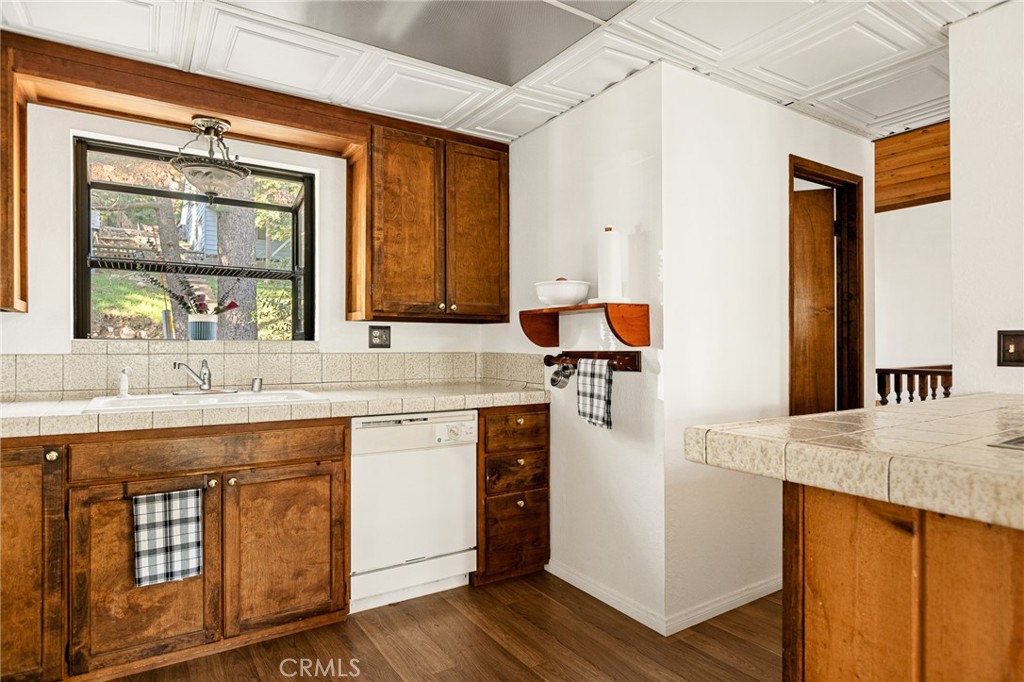 855 Deer Trail Crestline, CA 92325 - Photo 12 of 35