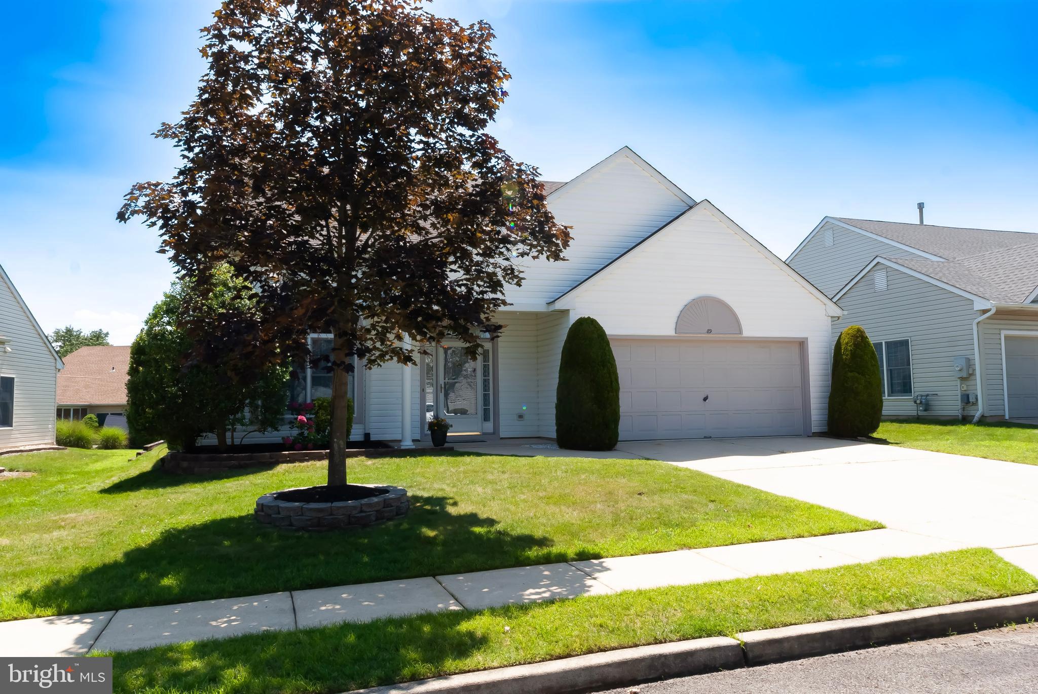 89 Lantern Lane Columbus, NJ 08022 - Photo 2 of 55 a front view of house with yard and green space