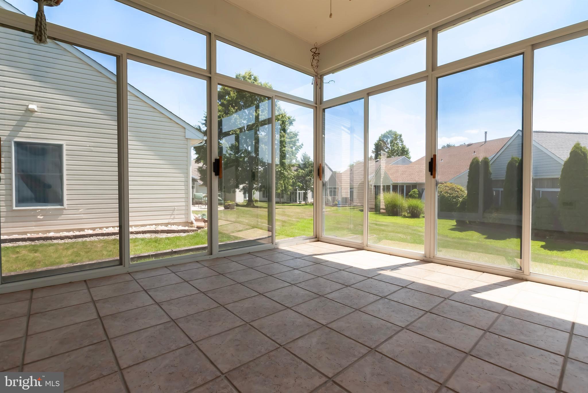 89 Lantern Lane Columbus, NJ 08022 - Photo 42 of 55 Enclosed Patio