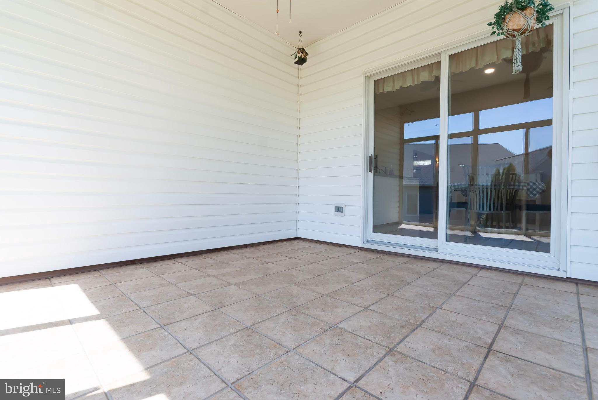 89 Lantern Lane Columbus, NJ 08022 - Photo 43 of 55 a view of an empty room with a window
