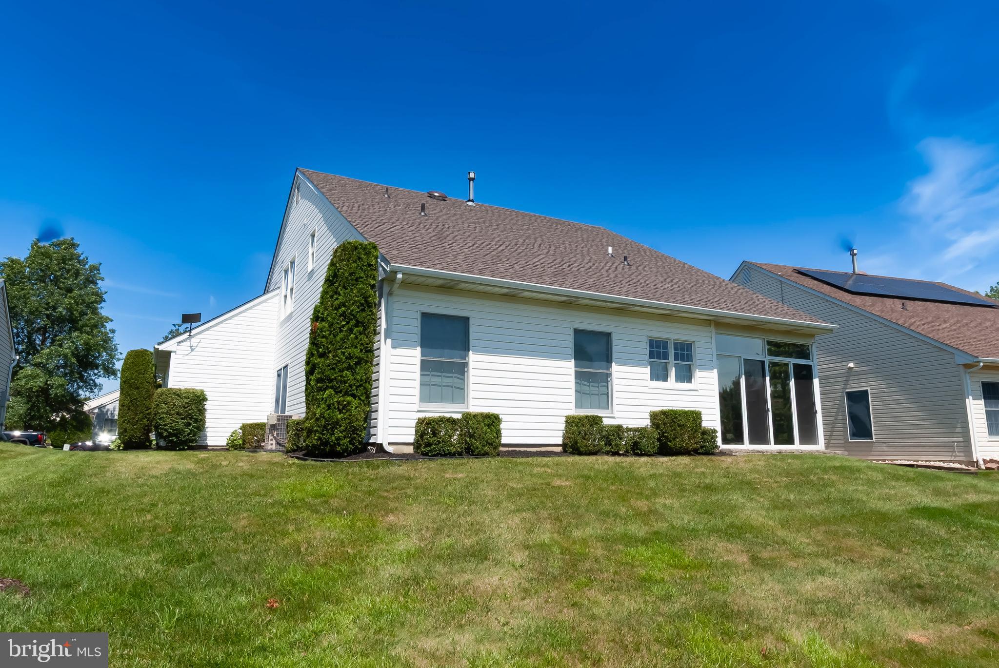 89 Lantern Lane Columbus, NJ 08022 - Photo 49 of 55 a view of a house with a yard