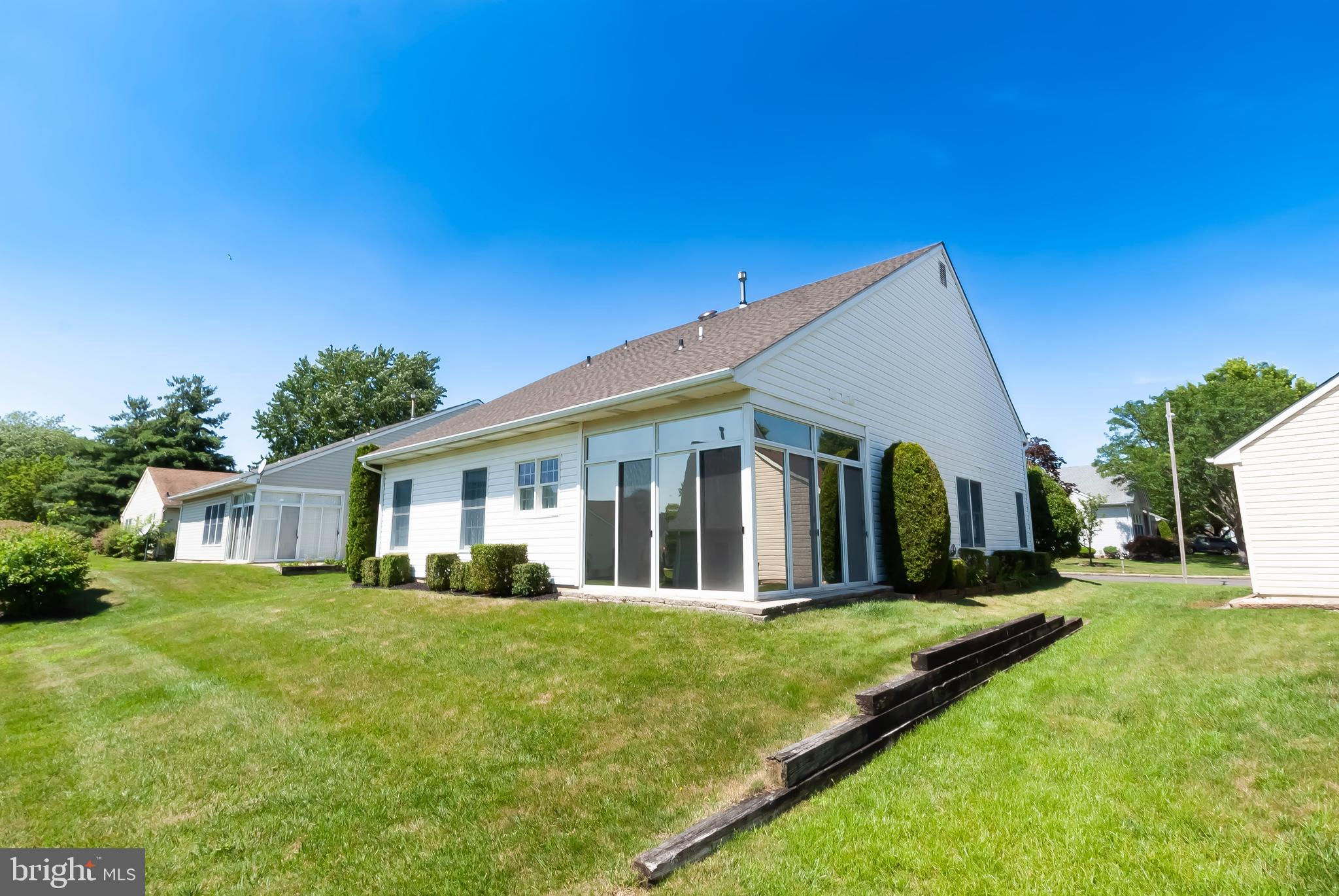 89 Lantern Lane Columbus, NJ 08022 - Photo 51 of 55 a view of house with a big yard and large trees