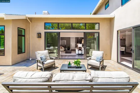 $3,980,000 | 84 Mossbridge Lane, Orinda, CA 94563