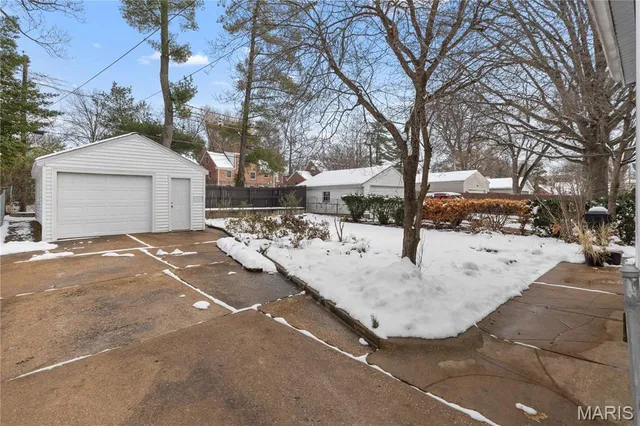 $1,700 | 2932 Delavan Drive, St. Louis, MO 63121