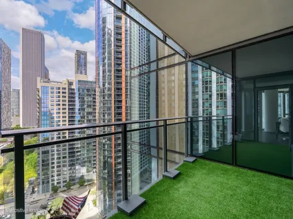 $895,000 | 211 North Harbor Drive, Unit 1801, Chicago, IL 60601