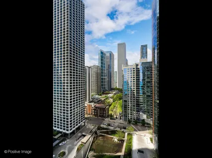 $895,000 | 211 North Harbor Drive, Unit 1801, Chicago, IL 60601