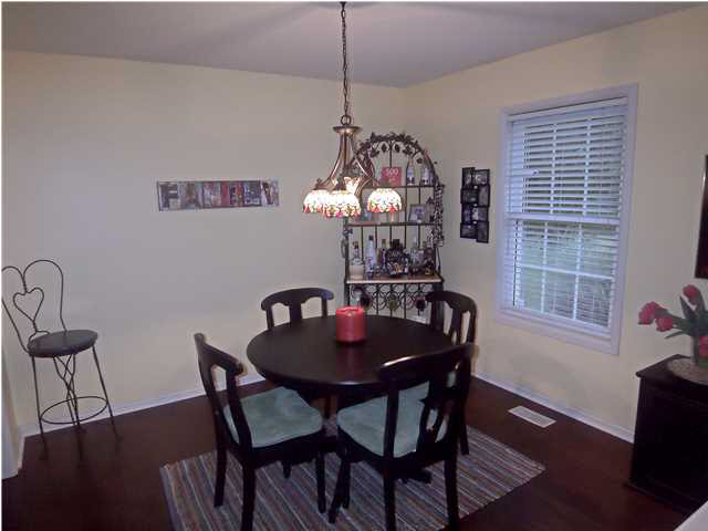 1520 Brixton Road Evansville, IN 47710 - Photo 8 of 17 Gallery Image 8