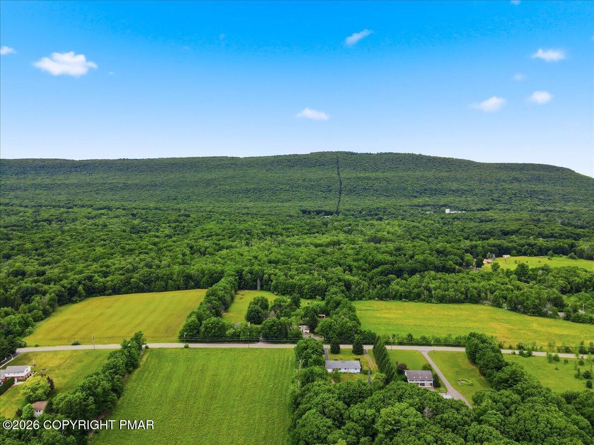 2631 Mountain Road Stroudsburg, PA 18360 - Photo 34 of 41 26-Photo-25