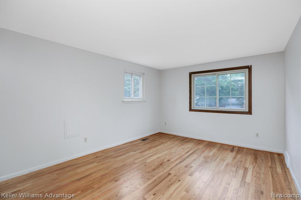 18408 Levan Road Livonia, MI 48152 - Photo 20 of 37 Gallery Image 20