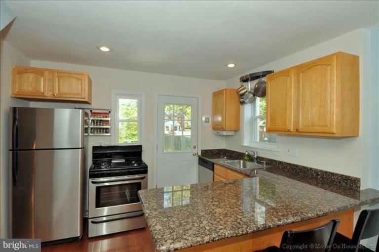 10004 Raynor Road Silver Spring, MD 20901 - Photo 12 of 29 Kitchen